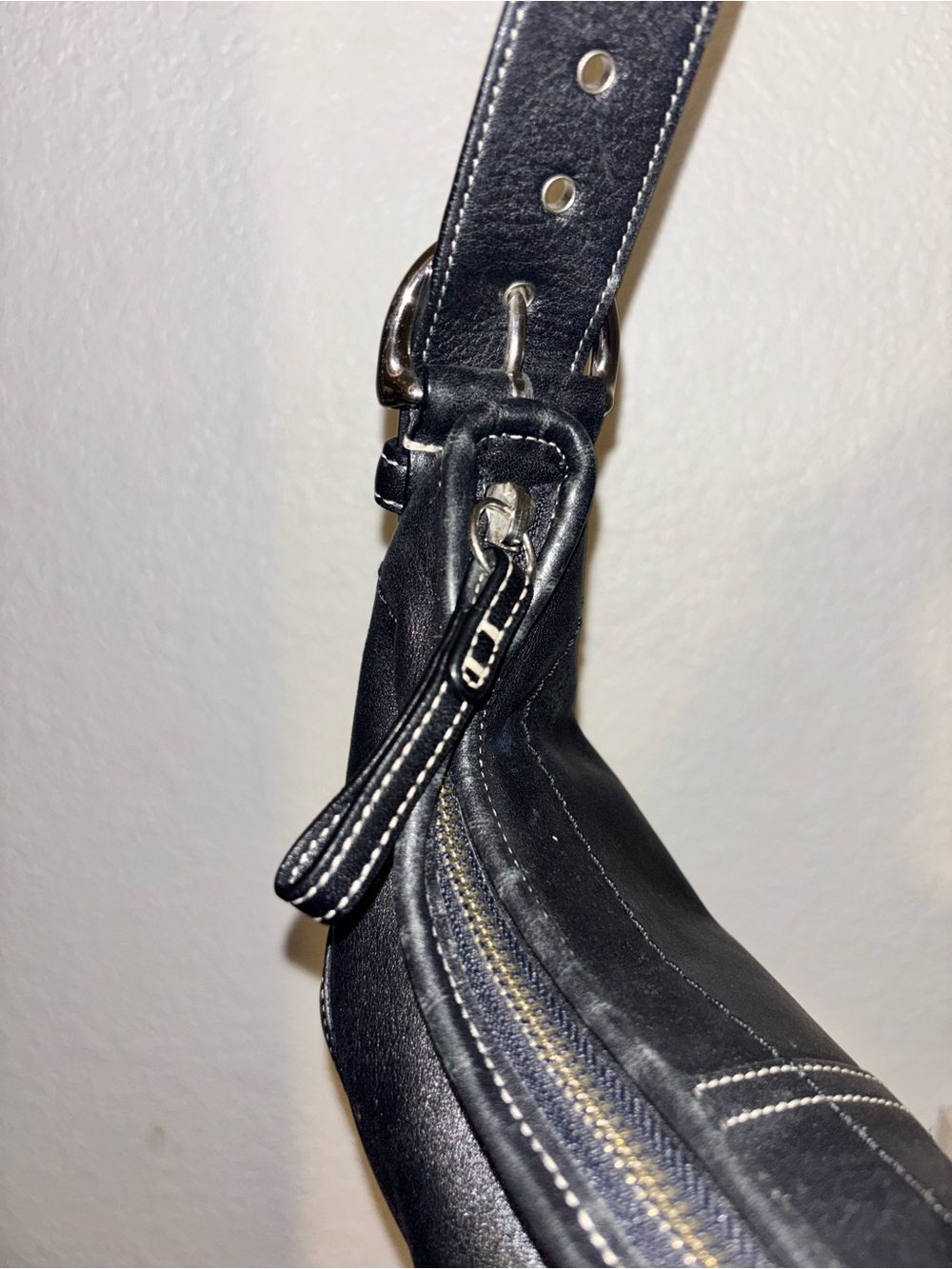 VTG Coach Black Leather Mini Shoulder Bag with White Stitching - Picture 3 of 9